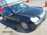 ✅ 2004 Mercedes-Benz C 240 • VIN: WDBRF81J84F470824 • Лот: 43133788. Опубликован ранее на IAAI с пробегом 173 485 миль. Бесплатный доступ к архиву аукционных продаж из США и подробный отчёт об истории автомобиля на DreamBid. Изображение 1.