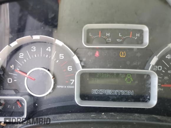 ✅ 2007 Ford Expedition Max XLT • VIN: 1FMFK16587LA18862 • Lot: 54990035. Wystawiony na Copart z przebiegiem 272 196 mil. Bezpłatny archiwum sprzedaży aukcyjnych z USA i szczegółowy raport historii pojazdu na DreamBid. Zdjęcie 9.