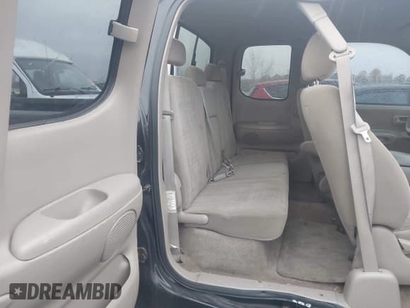 ✅ 2005 Toyota Tundra SR5 • VIN: 5TBBT44115S467158 • Lot: 43656451. Listed on IAAI with 315,778 mi. Free auction sales archive from the USA and detailed vehicle history report at DreamBid. Image 8.