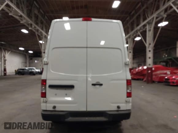 ✅ 2015 Nissan NV S • VIN: 1N6BF0LX8FN803955 • Lot: 42998066. Wystawiony na IAAI z przebiegiem 151 056 mil. Bezpłatny archiwum sprzedaży aukcyjnych z USA i szczegółowy raport historii pojazdu na DreamBid. Zdjęcie 16.