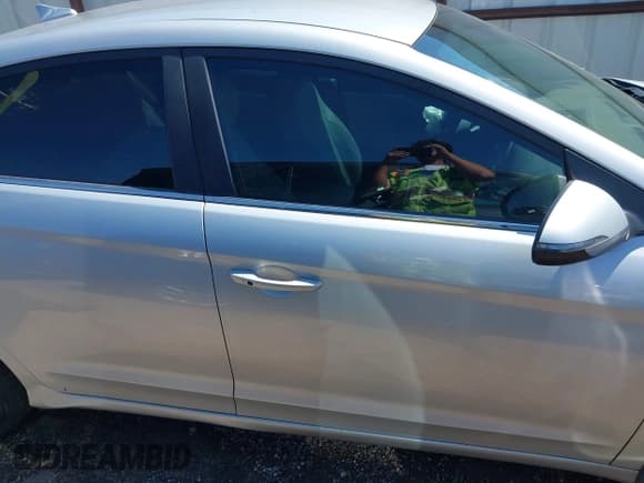 ✅ 2020 Hyundai Elantra Limited • VIN: 5NPD84LF2LH519690 • Lot: 43175913. Listed on IAAI with 48,847 mi. Free auction sales archive from the USA and detailed vehicle history report at DreamBid. Image 13.