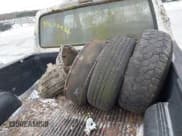 ✅ 1992 Ford F-150 S • VIN: 1FTEX15Y5NKB85499 • Lot: 41622266. Wystawiony na IAAI z przebiegiem Nie podano. Bezpłatny archiwum sprzedaży aukcyjnych z USA i szczegółowy raport historii pojazdu na DreamBid. Zdjęcie 11.