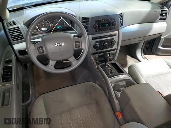 ✅ 2007 Jeep Grand Cherokee Laredo • VIN: 1J8GR48K37C567189 • Lot: 90425145. Wystawiony na Copart z przebiegiem 195 911 mil. Bezpłatny archiwum sprzedaży aukcyjnych z USA i szczegółowy raport historii pojazdu na DreamBid. Zdjęcie 8.