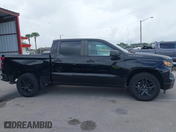 ✅ 2023 Chevrolet Silverado 1500 Custom • VIN: 3GCPABEK6PG159709 • Lot: 43142018. Wystawiony na IAAI z przebiegiem Nie podano. Bezpłatny archiwum sprzedaży aukcyjnych z USA i szczegółowy raport historii pojazdu na DreamBid. Zdjęcie 13.