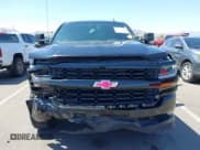 ✅ 2018 Chevrolet Silverado 1500 Custom • VIN: 1GCRCPEH8JZ249682 • Lot: 42427189. Wystawiony na IAAI z przebiegiem 59 891 mil. Bezpłatny archiwum sprzedaży aukcyjnych z USA i szczegółowy raport historii pojazdu na DreamBid. Zdjęcie 12.