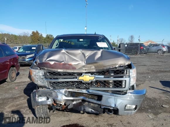 ✅ 2014 Chevrolet Silverado 2500HD LTZ • VIN: 1GC1KYC87EF135639 • Лот: 41490310. Опубликован ранее на IAAI с пробегом 201 405 миль. Бесплатный доступ к архиву аукционных продаж из США и подробный отчёт об истории автомобиля на DreamBid. Изображение 12.