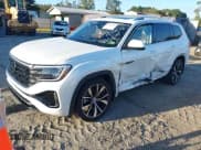 ✅ 2024 Volkswagen Atlas SEL Premium R-Line • VIN: 1V2FR2CAXRC584837 • Lot: 43384938. Wystawiony na IAAI z przebiegiem 24 914 mil. Bezpłatny archiwum sprzedaży aukcyjnych z USA i szczegółowy raport historii pojazdu na DreamBid. Zdjęcie 17.