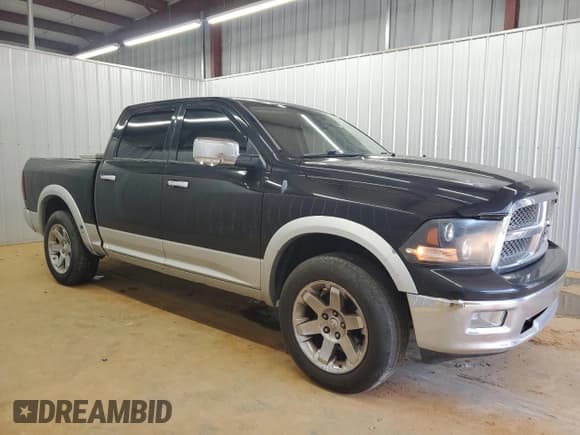 ✅ 2009 Dodge 1500 Laramie • VIN: 1D3HV13T79S779924 • Lot: 61179545. Wystawiony na Copart z przebiegiem 199 955 mil. Bezpłatny archiwum sprzedaży aukcyjnych z USA i szczegółowy raport historii pojazdu na DreamBid. Zdjęcie 4.