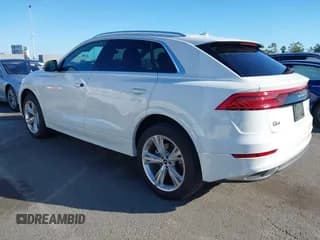 ✅ 2023 Audi Q8 Premium • VIN: WA1AVBF15PD019349 • Lot: 43519853. Wystawiony na IAAI z przebiegiem 17 653 mil. Bezpłatny archiwum sprzedaży aukcyjnych z USA i szczegółowy raport historii pojazdu na DreamBid. Zdjęcie 3.