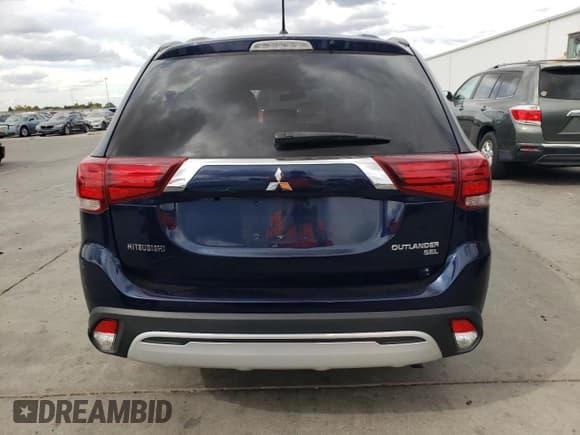 ✅ 2016 Mitsubishi Outlander SE • VIN: JA4AD3A35GZ056177 • Лот: 72100455. Опубликован ранее на Copart с пробегом 158 649 миль. Бесплатный доступ к архиву аукционных продаж из США и подробный отчёт об истории автомобиля на DreamBid. Изображение 6.
