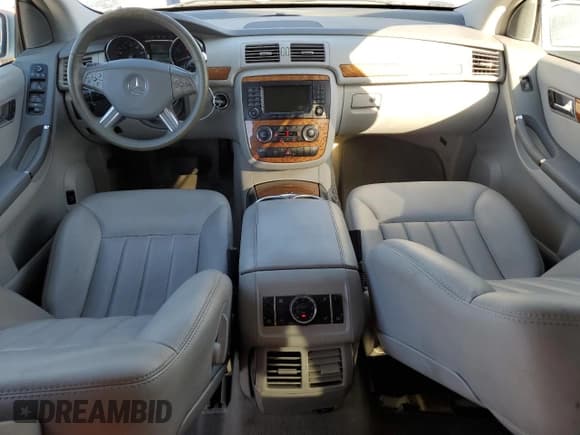 ✅ 2008 Mercedes-Benz R 3.5L • VIN: 4JGCB65E88A071351 • Лот: 77863194. Опубликован ранее на Copart с пробегом 143 293 миль. Бесплатный доступ к архиву аукционных продаж из США и подробный отчёт об истории автомобиля на DreamBid. Изображение 8.