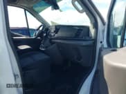 ✅ 2020 Ford Transit Passenger XL • VIN: 1FBAX2C86LKA43378 • Lot: 43313936. Wystawiony na IAAI z przebiegiem 61 100 mil. Bezpłatny archiwum sprzedaży aukcyjnych z USA i szczegółowy raport historii pojazdu na DreamBid. Zdjęcie 5.