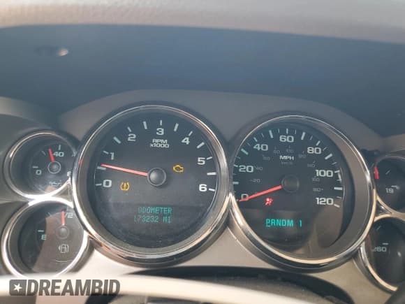 ✅ 2008 Chevrolet Silverado 2500HD 1LT • VIN: 1GCHK29K08E214305 • Lot: 57968475. Wystawiony na Copart z przebiegiem 173 232 mil. Bezpłatny archiwum sprzedaży aukcyjnych z USA i szczegółowy raport historii pojazdu na DreamBid. Zdjęcie 9.