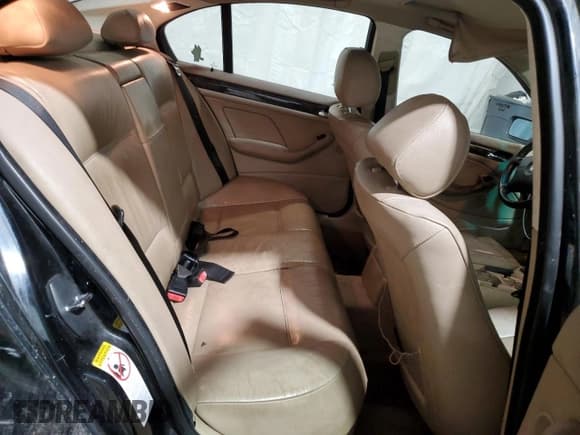 ✅ 2002 BMW 3 Series 325xi • VIN: WBAEU334X2PF68907 • Lot: 48929155. Wystawiony na Copart z przebiegiem 224 565 mil. Bezpłatny archiwum sprzedaży aukcyjnych z USA i szczegółowy raport historii pojazdu na DreamBid. Zdjęcie 10.