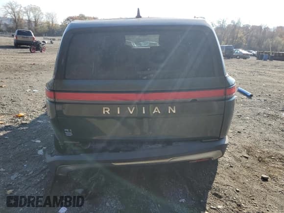 ✅ 2024 Rivian R1S Adventure • VIN: 7PDSGCBA9RN037763 • Lot: 78154774. Wystawiony na Copart z przebiegiem Nie podano. Bezpłatny archiwum sprzedaży aukcyjnych z USA i szczegółowy raport historii pojazdu na DreamBid. Zdjęcie 6.