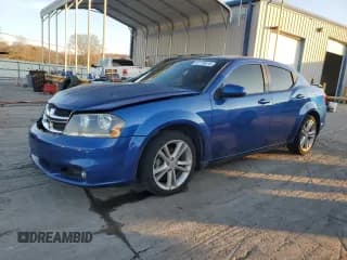 ✅ 2013 Dodge Avenger SXT • VIN: 1C3CDZCB8DN582493 • Lot: 82779614. Wystawiony na Copart z przebiegiem 63 781 mil. Bezpłatny archiwum sprzedaży aukcyjnych z USA i szczegółowy raport historii pojazdu na DreamBid. Zdjęcie 1.