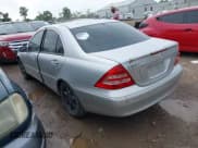✅ 2002 Mercedes-Benz C 230/260/280/320 • VIN: WDBRF64J52E009146 • Lot: 42504210. Wystawiony na IAAI z przebiegiem 188 496 mil. Bezpłatny archiwum sprzedaży aukcyjnych z USA i szczegółowy raport historii pojazdu na DreamBid. Zdjęcie 3.