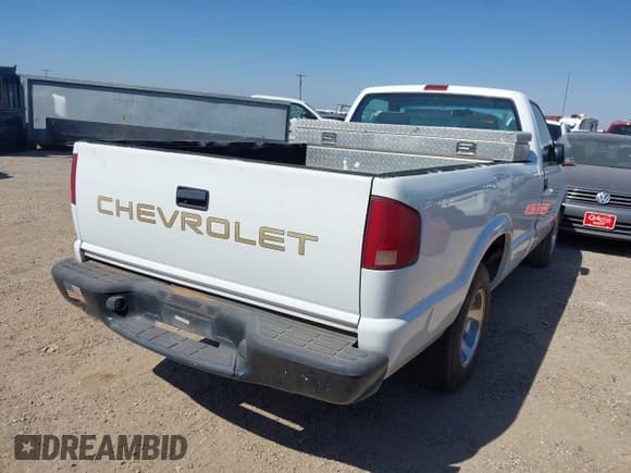 ✅ 2000 Chevrolet S-10 LS • VIN: 1GCCS145XYK204498 • Лот: 42930847. Опубликован ранее на IAAI с пробегом 177 415 миль. Бесплатный доступ к архиву аукционных продаж из США и подробный отчёт об истории автомобиля на DreamBid. Изображение 4.