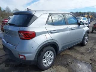 ✅ 2022 Hyundai Venue SE • VIN: KMHRB8A36NU133432 • Lot: 41453993. Listed on IAAI with 48,280 mi. Free auction sales archive from the USA and detailed vehicle history report at DreamBid. Image 4.