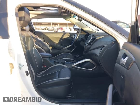 ✅ 2014 Hyundai Veloster Turbo • VIN: KMHTC6AE9EU201750 • Lot: 40691529. Wystawiony na IAAI z przebiegiem 87 958 mil. Bezpłatny archiwum sprzedaży aukcyjnych z USA i szczegółowy raport historii pojazdu na DreamBid. Zdjęcie 5.