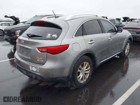 ✅ 2010 Infiniti FX • VIN: JN8AS1MW3AM856040 • Lot: 43842492. Wystawiony na IAAI z przebiegiem 175 916 mil. Bezpłatny archiwum sprzedaży aukcyjnych z USA i szczegółowy raport historii pojazdu na DreamBid. Zdjęcie 4.