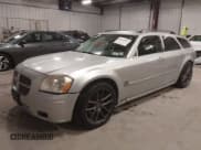 ✅ 2005 Dodge Magnum • VIN: 2D8GZ58225H555737 • Lot: 43785891. Listed on IAAI with 122,260 mi. Free auction sales archive from the USA and detailed vehicle history report at DreamBid. Image 2.