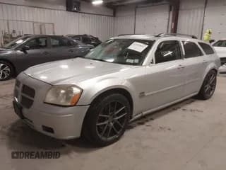 ✅ 2005 Dodge Magnum • VIN: 2D8GZ58225H555737 • Lot: 43785891. Listed on IAAI with 122,260 mi. Free auction sales archive from the USA and detailed vehicle history report at DreamBid. Image 2.