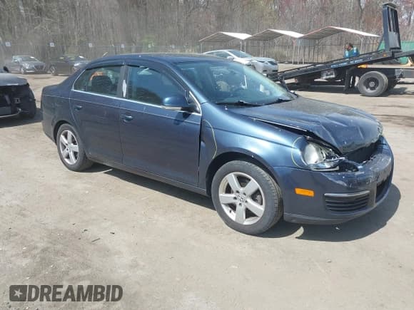✅ 2009 Volkswagen Jetta SE • VIN: 3VWRZ71K69M024624 • Lot: 41919261. Listed on IAAI with 141,601 mi. Free auction sales archive from the USA and detailed vehicle history report at DreamBid. Image 1.