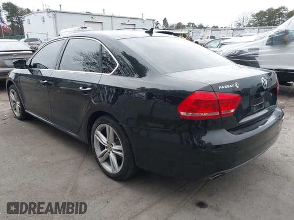 ✅ 2014 Volkswagen Passat SE • VIN: 1VWBN7A32EC057069 • Lot: 43852541. Listed on IAAI with 78,622 mi. Free auction sales archive from the USA and detailed vehicle history report at DreamBid. Image 3.