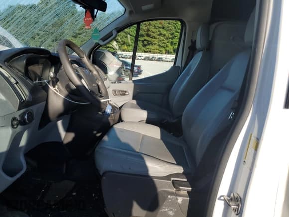 ✅ 2018 Ford Transit • VIN: 1FTYR2YM8JKA77474 • Lot: 65424094. Wystawiony na Copart z przebiegiem 112 955 mil. Bezpłatny archiwum sprzedaży aukcyjnych z USA i szczegółowy raport historii pojazdu na DreamBid. Zdjęcie 7.