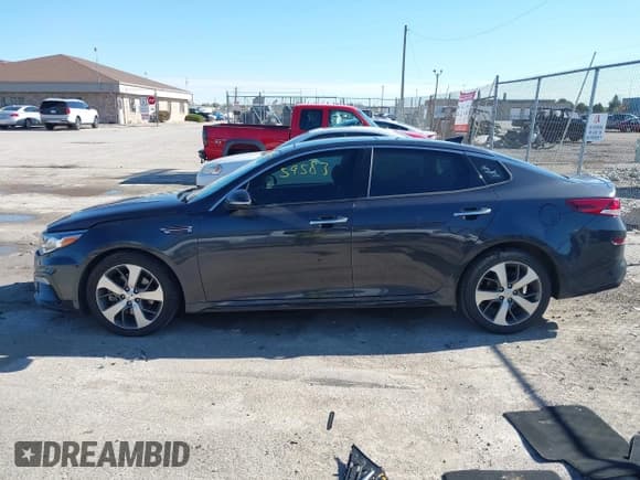 ✅ 2019 Kia Optima S • VIN: 5XXGT4L30KG327440 • Лот: 43459583. Опубликован ранее на IAAI с пробегом 67 050 миль. Бесплатный доступ к архиву аукционных продаж из США и подробный отчёт об истории автомобиля на DreamBid. Изображение 15.