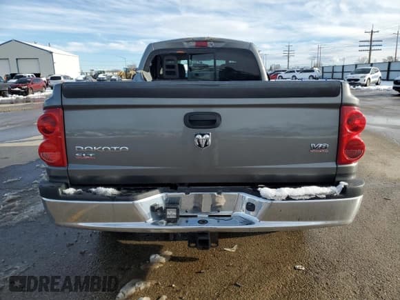 ✅ 2005 Dodge Dakota SLT • VIN: 1D7HW42N25S177345 • Лот: 43988185. Опубликован ранее на Copart с пробегом 129 366 миль. Бесплатный доступ к архиву аукционных продаж из США и подробный отчёт об истории автомобиля на DreamBid. Изображение 6.