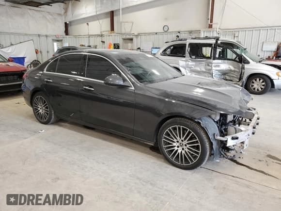 ✅ 2022 Mercedes-Benz C 300 • VIN: W1KAF4HB2NR017598 • Лот: 71813755. Опубликован ранее на Copart с пробегом 43 528 миль. Бесплатный доступ к архиву аукционных продаж из США и подробный отчёт об истории автомобиля на DreamBid. Изображение 4.