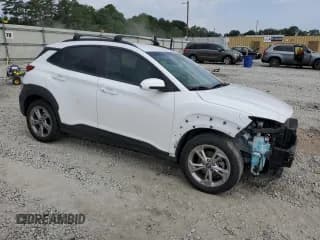 ✅ 2023 Hyundai Kona SEL • VIN: KM8K62AB7PU977704 • Лот: 67752404. Опубликован ранее на Copart с пробегом 29 527 миль. Бесплатный доступ к архиву аукционных продаж из США и подробный отчёт об истории автомобиля на DreamBid. Изображение 4.