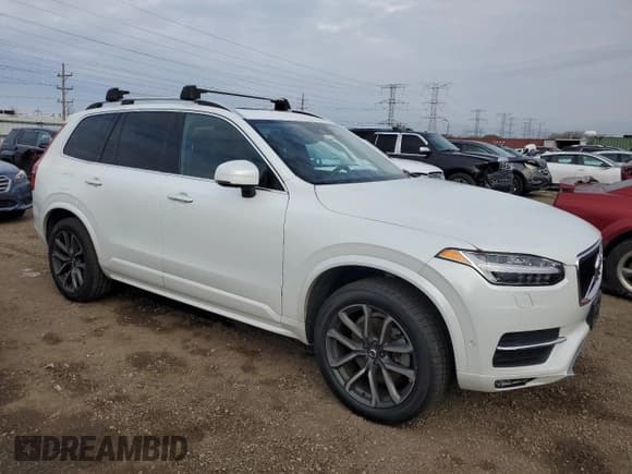 ✅ 2019 Volvo XC90 Momentum • VIN: YV4A22PK5K1444180 • Lot: 71749725. Wystawiony na Copart z przebiegiem 33 022 mil. Bezpłatny archiwum sprzedaży aukcyjnych z USA i szczegółowy raport historii pojazdu na DreamBid. Zdjęcie 4.