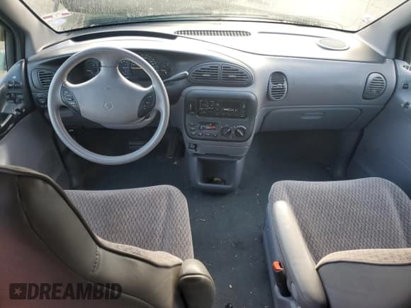 ✅ 2000 Plymouth Voyager Grand SE • VIN: 1P4GP44G0YB563232 • Lot: 86628135. Listed on Copart with 175,586 mi. Free auction sales archive from the USA and detailed vehicle history report at DreamBid. Image 8.