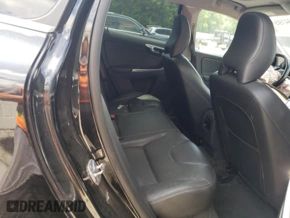 ✅ 2016 Volvo XC60 T5 Premier • VIN: YV4612RK6G2785501 • Lot: 66434195. Wystawiony na Copart z przebiegiem Nie podano. Bezpłatny archiwum sprzedaży aukcyjnych z USA i szczegółowy raport historii pojazdu na DreamBid. Zdjęcie 11.