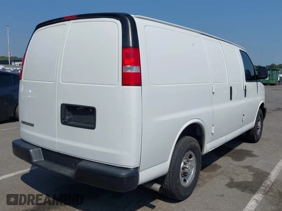 ✅ 2021 Chevrolet Express Cargo • VIN: 1GCWGAFP0M1181312 • Lot: 42419790. Listed on IAAI with 110,271 mi. Free auction sales archive from the USA and detailed vehicle history report at DreamBid. Image 4.