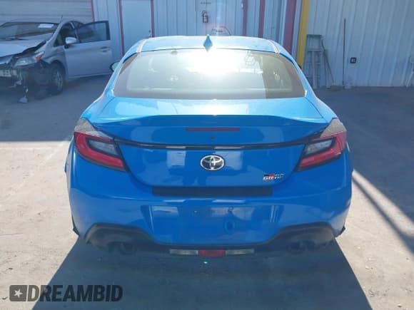 ✅ 2022 Toyota 86 Premium • VIN: JF1ZNBE17N9754219 • Lot: 42500119. Wystawiony na IAAI z przebiegiem 22 191 mil. Bezpłatny archiwum sprzedaży aukcyjnych z USA i szczegółowy raport historii pojazdu na DreamBid. Zdjęcie 16.