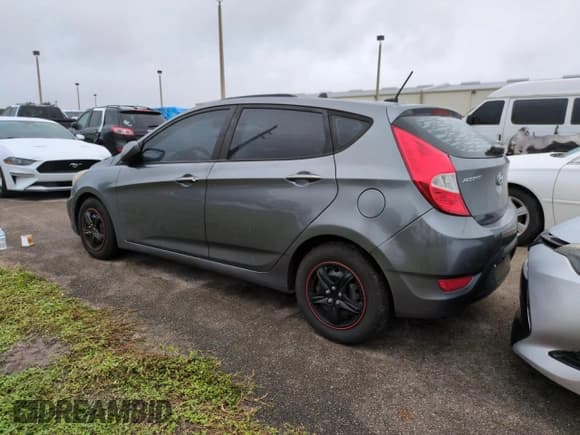 ✅ 2016 Hyundai Accent SE • VIN: KMHCT5AE6GU258842 • Лот: 74568324. Опубликован ранее на Copart с пробегом 180 928 миль. Бесплатный доступ к архиву аукционных продаж из США и подробный отчёт об истории автомобиля на DreamBid. Изображение 2.