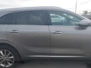 ✅ 2017 Kia Sorento SX • VIN: 5XYPKDA59HG304752 • Lot: 40931971. Listed on IAAI with 143,211 mi. Free auction sales archive from the USA and detailed vehicle history report at DreamBid. Image 14.