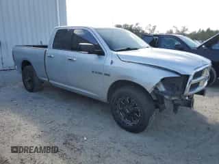 2010 Dodge 1500 SLT z VIN 1D7RV1GT0AS194572, wystawiony jako Copart lot #76849134 z przebiegiem 214 871 mil mil oraz Szkoda całkowita • Salvage title. Historia ofert i sprzedaży dostępna na DreamBid. Obrazek 4.