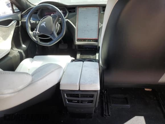 ✅ 2018 Tesla Model S 75D • VIN: 5YJSA1E22JF271733 • Lot: 67397235. Wystawiony na Copart z przebiegiem 38 008 mil. Bezpłatny archiwum sprzedaży aukcyjnych z USA i szczegółowy raport historii pojazdu na DreamBid. Zdjęcie 8.