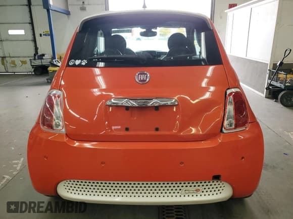 ✅ 2016 FIAT 500e • VIN: 3C3CFFGE3GT113717 • Lot: 90902065. Listed on Copart with 40,232 mi. Free auction sales archive from the USA and detailed vehicle history report at DreamBid. Image 6.