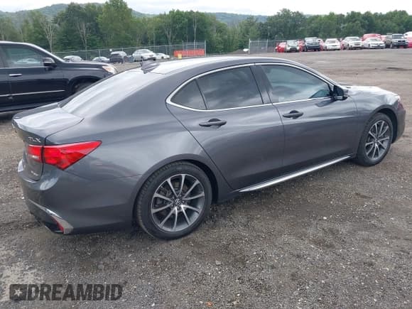 ✅ 2018 Acura TLX Technology • VIN: 19UUB3F59JA004190 • Lot: 42899334. Listed on IAAI with 117,964 mi. Free auction sales archive from the USA and detailed vehicle history report at DreamBid. Image 4.
