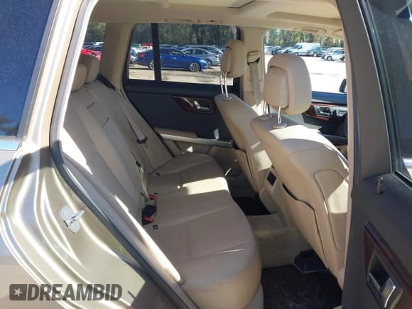 ✅ 2010 Mercedes-Benz GLK 350 • VIN: WDCGG8HB8AF428759 • Лот: 43614456. Опубликован ранее на IAAI с пробегом 108 068 миль. Бесплатный доступ к архиву аукционных продаж из США и подробный отчёт об истории автомобиля на DreamBid. Изображение 8.