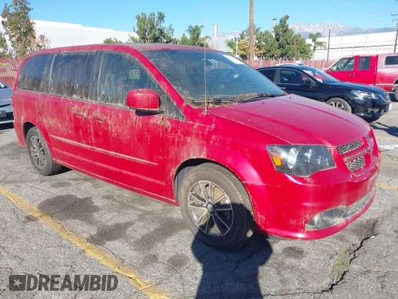 ✅ 2015 Dodge Grand Caravan R/T • VIN: 2C4RDGEG8FR555562 • Lot: 43905486. Listed on IAAI with 113,169 mi. Free auction sales archive from the USA and detailed vehicle history report at DreamBid. Image 1.