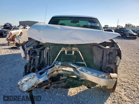 ✅ 2004 Chevrolet Silverado 2500HD LS • VIN: 1GCHC29U64E103301 • Lot: 90979245. Wystawiony na Copart z przebiegiem Nie podano. Bezpłatny archiwum sprzedaży aukcyjnych z USA i szczegółowy raport historii pojazdu na DreamBid. Zdjęcie 5.