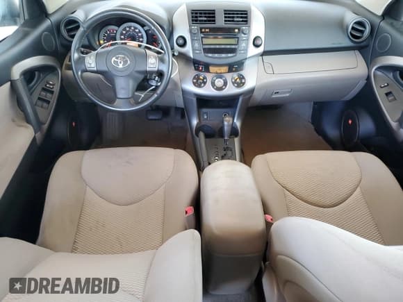 ✅ 2008 Toyota RAV4 Limited • VIN: JTMZK31V385020884 • Лот: 82073035. Опубликован ранее на Copart с пробегом 81 266 миль. Бесплатный доступ к архиву аукционных продаж из США и подробный отчёт об истории автомобиля на DreamBid. Изображение 8.