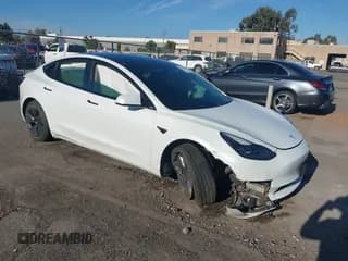 ✅ 2021 Tesla Model 3 Standard Range Plus • VIN: 5YJ3E1EA0MF006507 • Lot: 43520474. Wystawiony na IAAI z przebiegiem 74 698 mil. Bezpłatny archiwum sprzedaży aukcyjnych z USA i szczegółowy raport historii pojazdu na DreamBid. Zdjęcie 1.